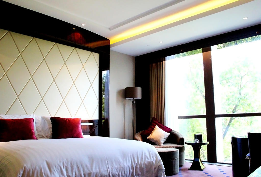 New Century Grand Hotel Nanxun Huzhou Room photo